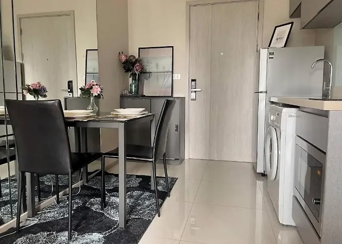 Modern In Khlong Toei Balcony, Gym, Fast Wifi